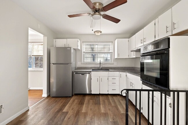 Building Photo - 8980 Cherry Blossom Ln