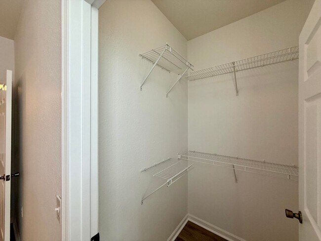 Building Photo - Bright and updated 3-bedroom, 2-bath condo