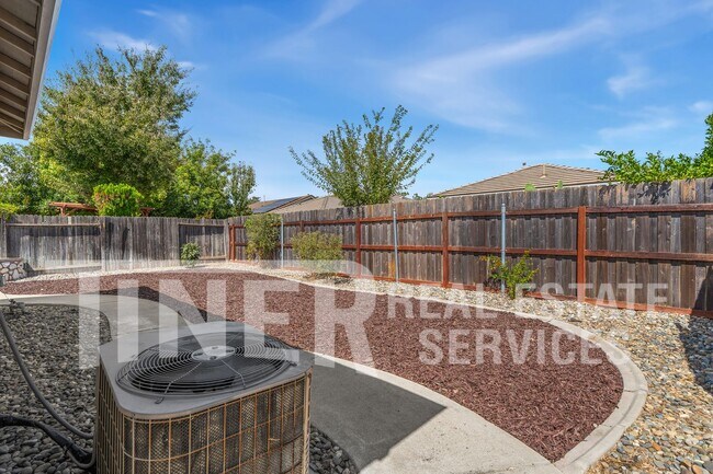 Building Photo - 1839 Dawnelle Way