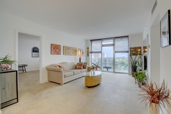 Building Photo - 3000 S Ocean Dr