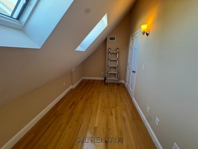 Building Photo - 4 Sherman Ct