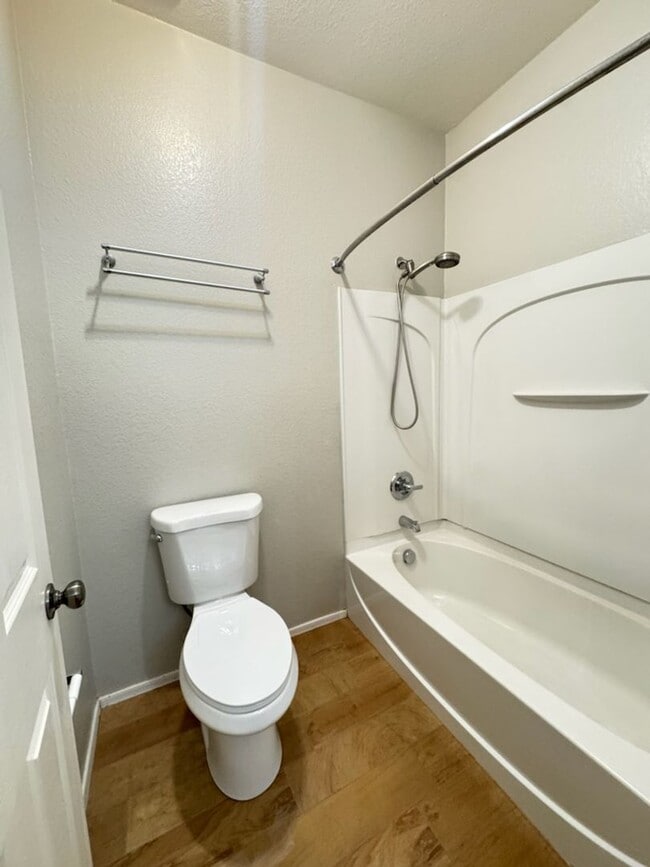Building Photo - Chandler 4 bed 2 bath