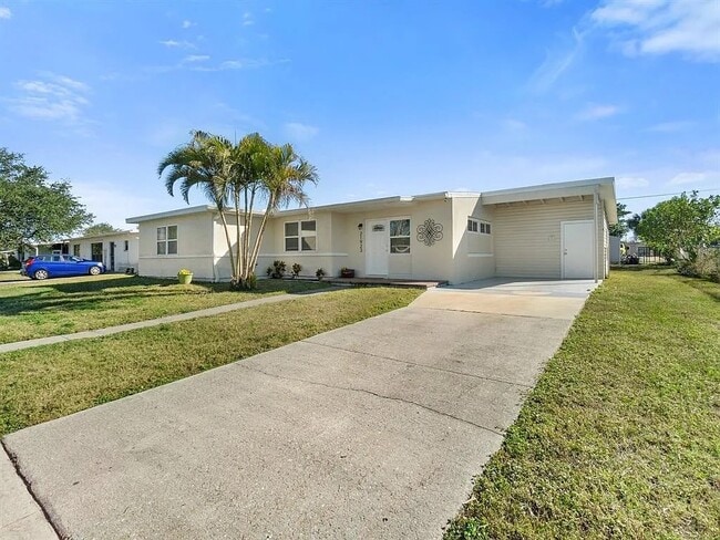 Building Photo - 21923 Cellini Ave