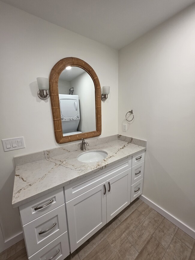 Building Photo - 1043 Kainui Dr