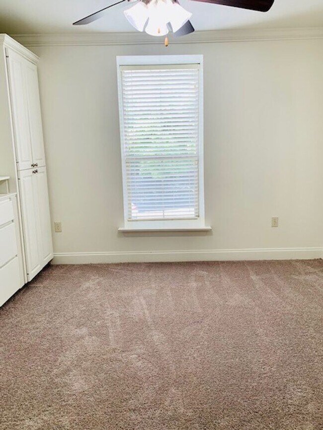 Building Photo - 2BD/2BA Condo for Lease on Park Blvd. Clos...