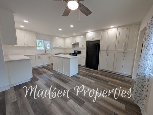 Building Photo - 6231 Pebble Ln