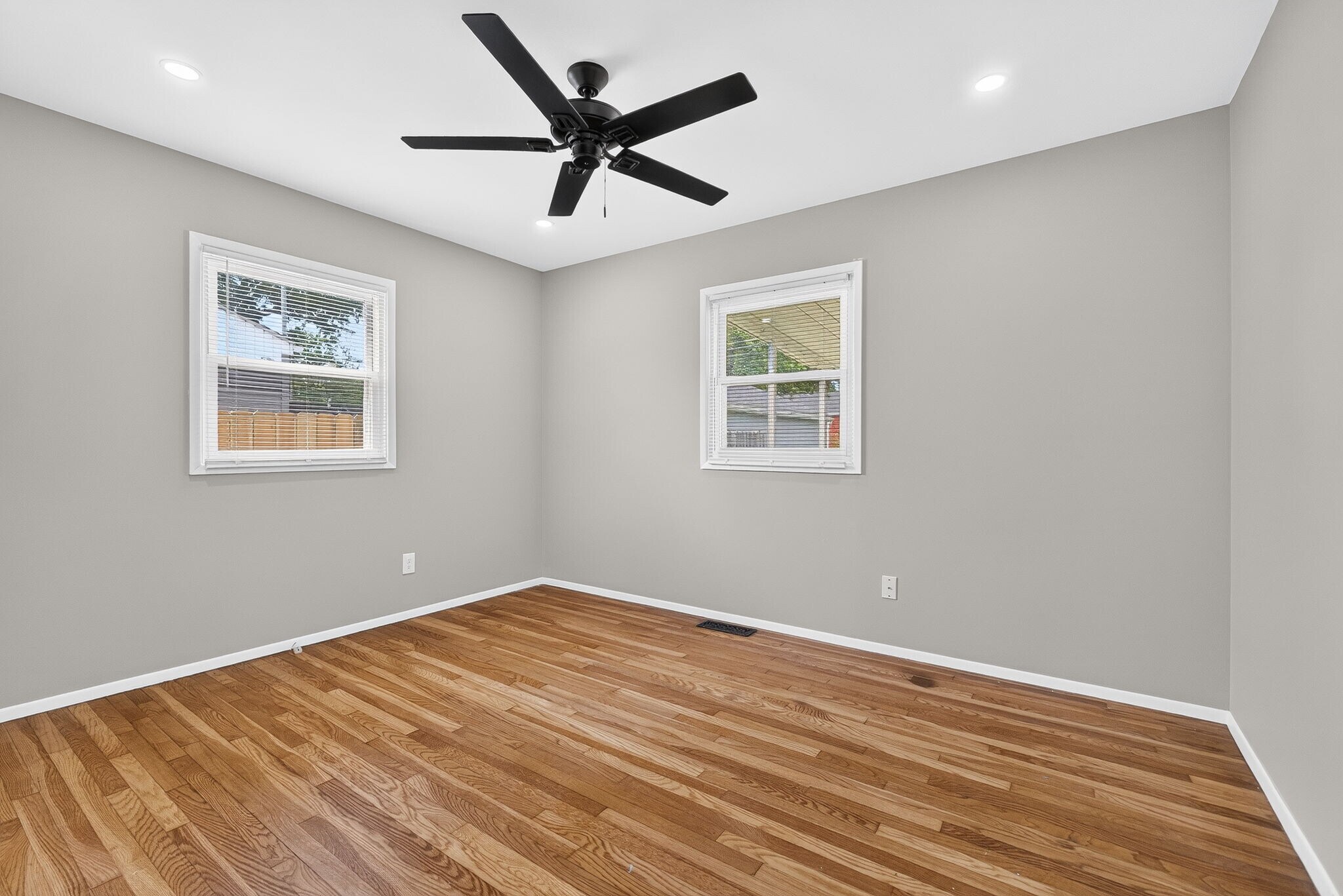 Building Photo - 1136 Pauline Ave