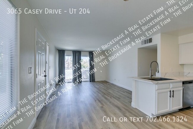 Building Photo - 3065 Casey Dr