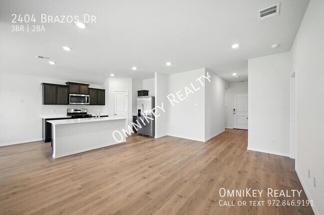 Building Photo - 2404 Brazos Dr