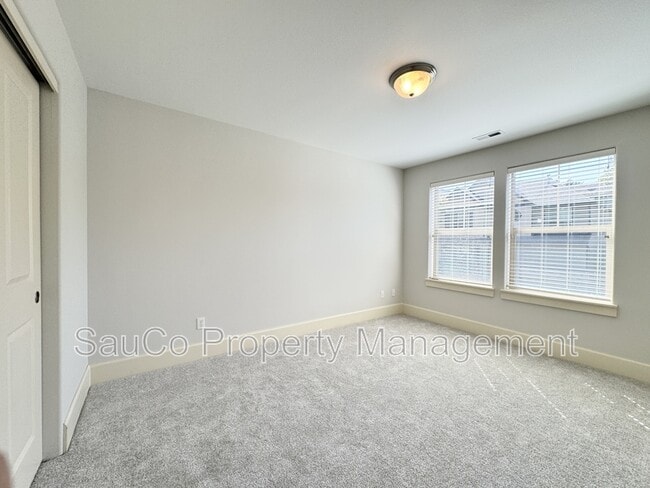 Building Photo - 11347 NW Kimble Ct