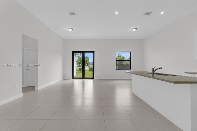 Building Photo - 19447 SW 124th Ave