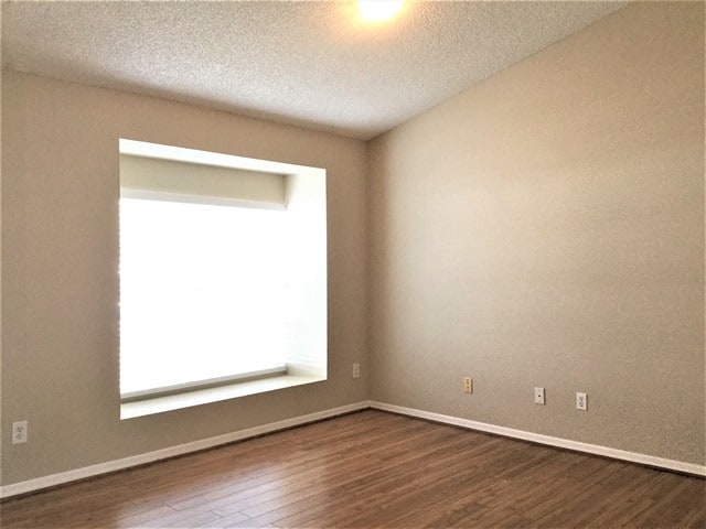 Building Photo - 1056 Condor Pl