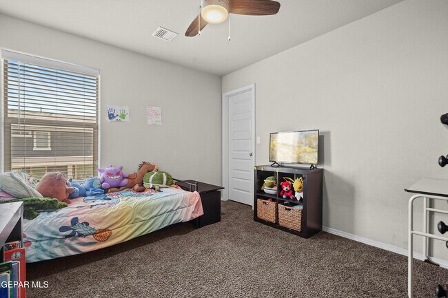 Building Photo - 956 Clapham St