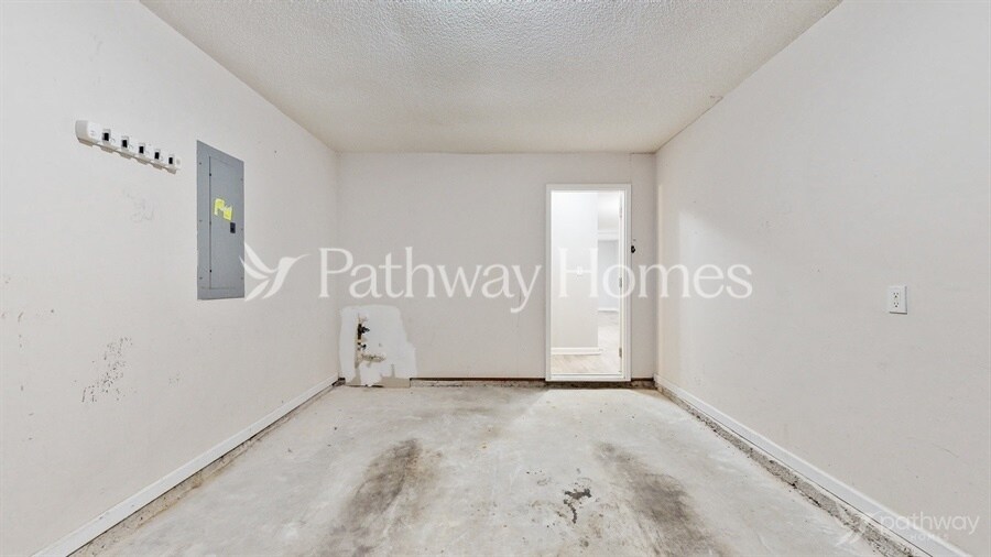 Building Photo - 1125 Brookstone Rd