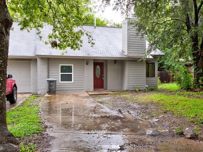 Building Photo - 2901 Burning Oak Dr