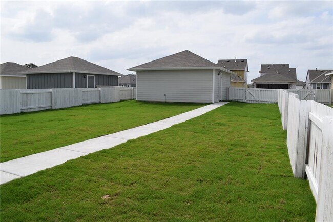 Building Photo - 117 Keltic Dr