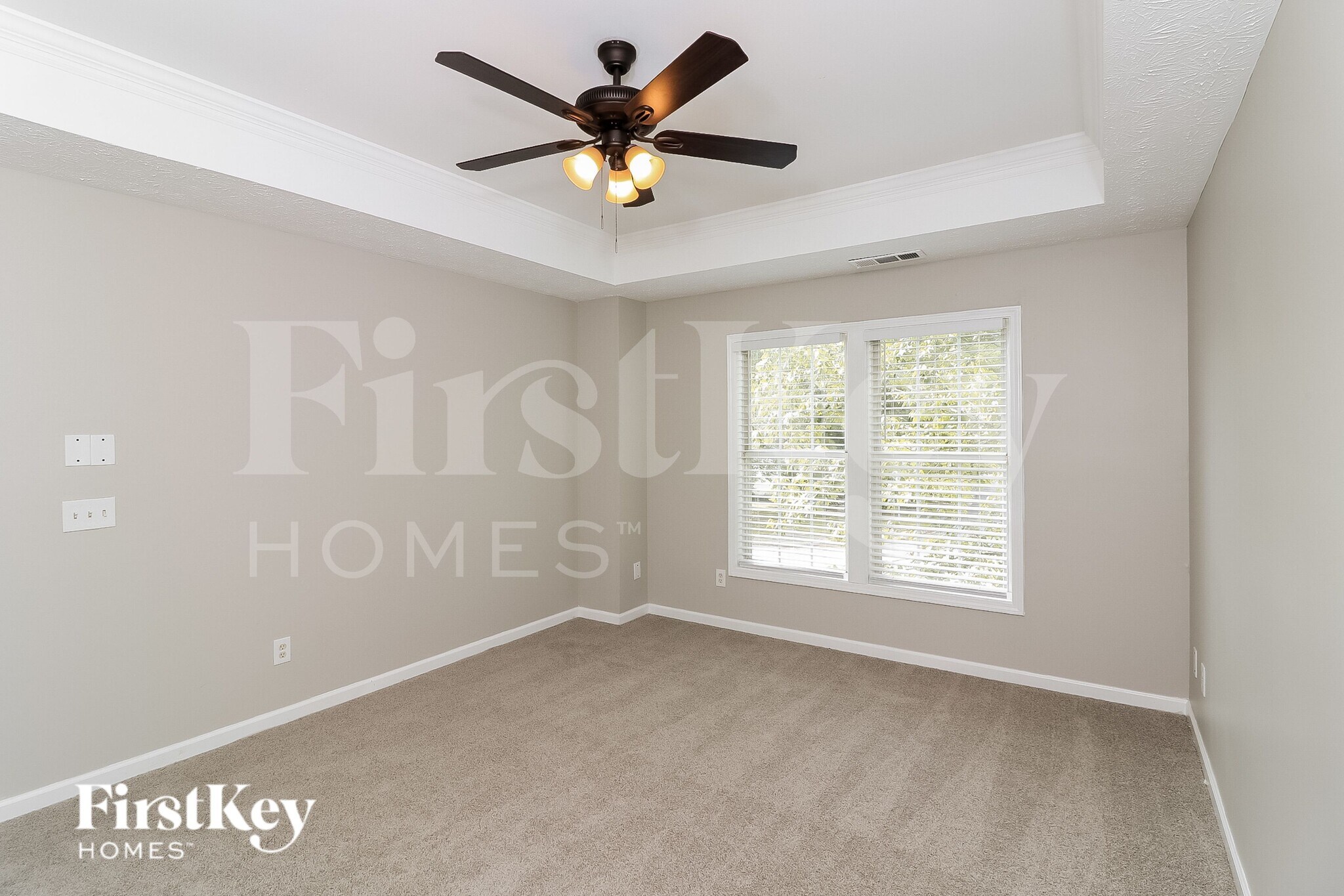 Building Photo - 1455 Chamirey Dr SW