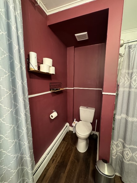 Building Photo - 124 W Broadway