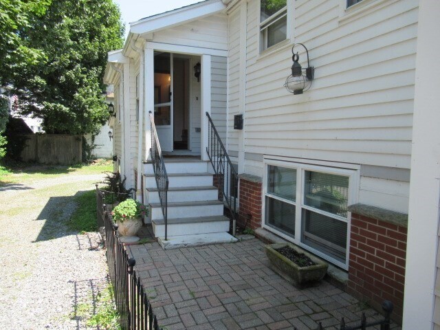 Building Photo - 43 Pleasant St