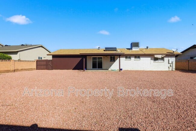 Building Photo - 3635 E Beverly Ln