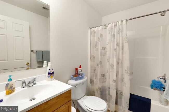 Building Photo - 2683 Edgemont St