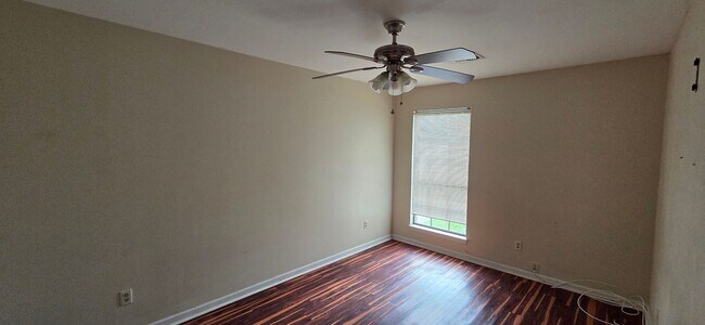 Building Photo - Home with 2 car garage