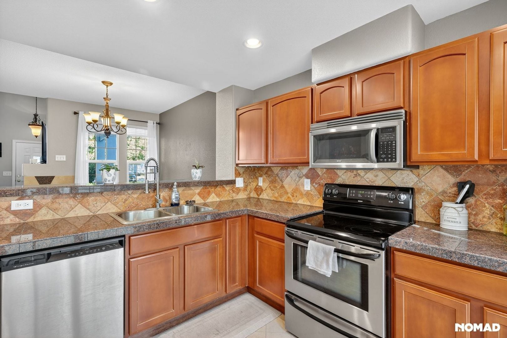 Building Photo - 8300 Fairmount Dr