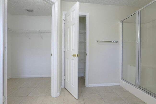 Building Photo - 573 Belfast Terrace