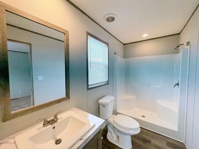 Building Photo - 10610 State Rte 762