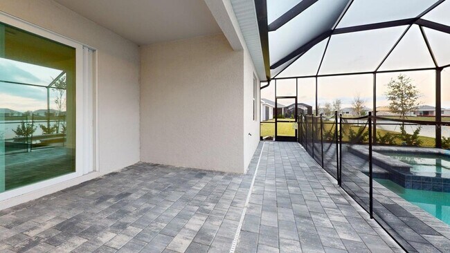 Building Photo - 7949 Lakes Edge Ln