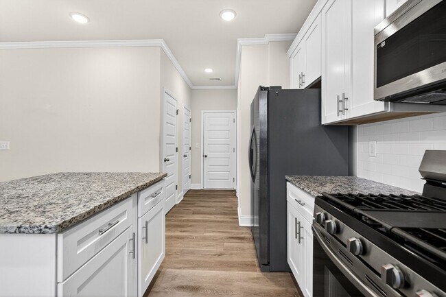 Building Photo - 4 BEDROOM SINGLE FAMILY HOME IN BRASELTON!