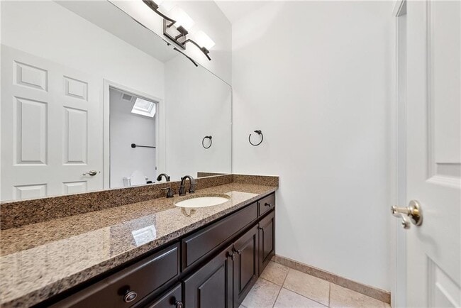 Building Photo - 675 Falls Lake Dr