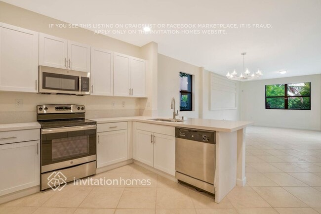 Building Photo - 132 NE 27th Terrace