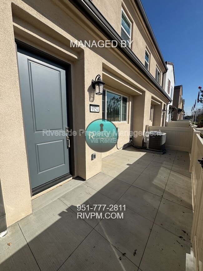 Building Photo - 9154 Teralina Cir