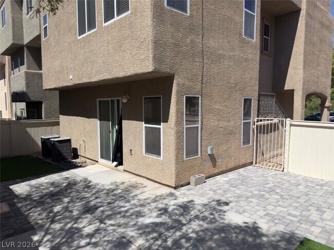 Building Photo - 10569 Longoria Garden St