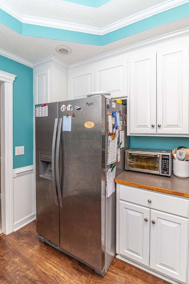 Building Photo - SPACIOUS Brick Home in Lane Tree (Goldsboro)! 3 Bedroom | 2 Bath w/ Bonus Room & 2-Car Garage