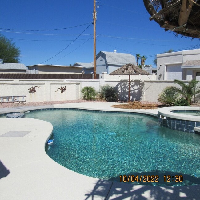 Building Photo - 970 San Juan Ln