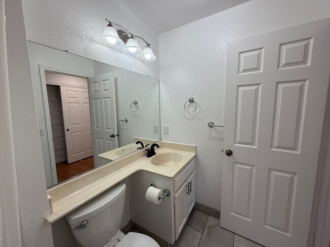 Building Photo - Single story with 3-car Garage!!