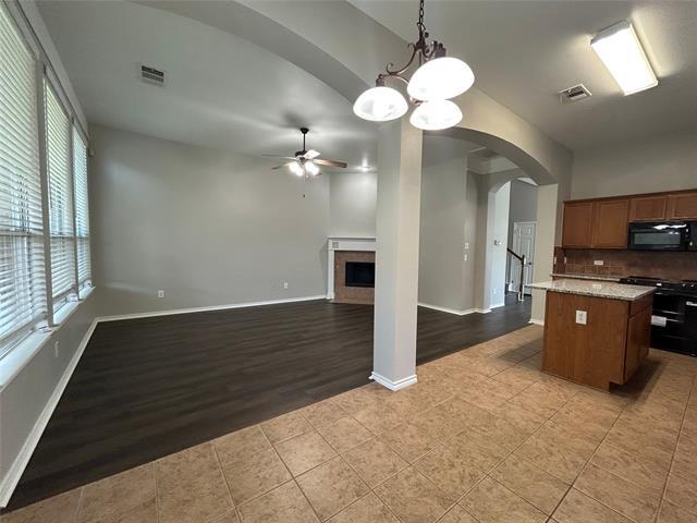 Building Photo - 4215 Glen Garden Dr