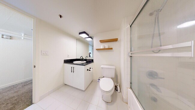 Building Photo - Bright & Modern 2BR/2BA Loft-Style Condo i...