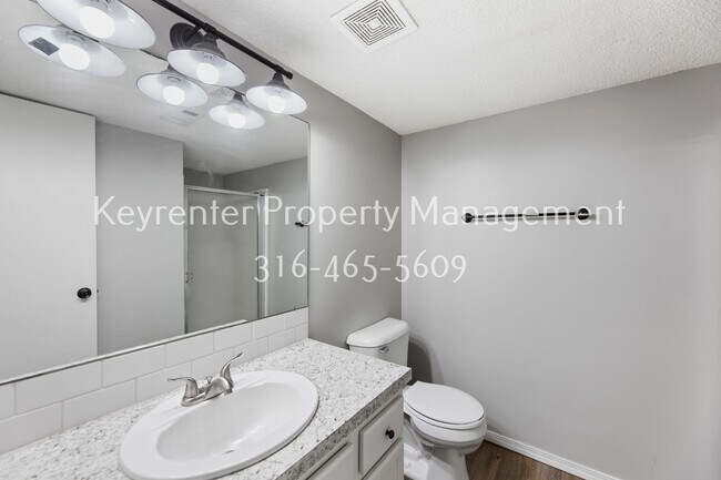 Building Photo - 1610 Summerwood St