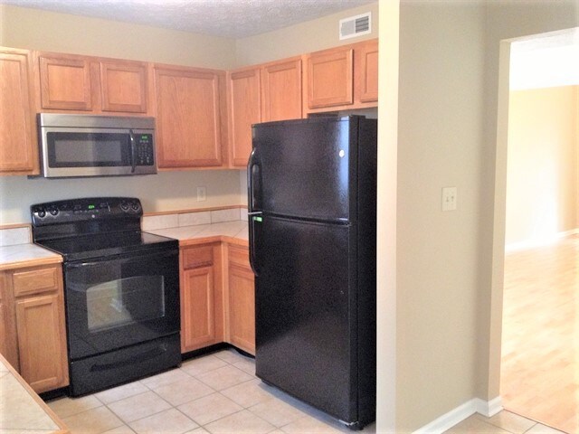 Building Photo - 6008 Tybalt Dr