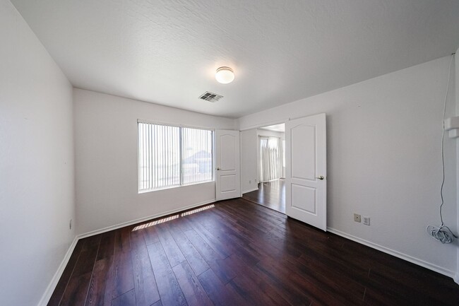 Building Photo - RV GATE! Lovely 4 bedroom, 3 bathroom home...