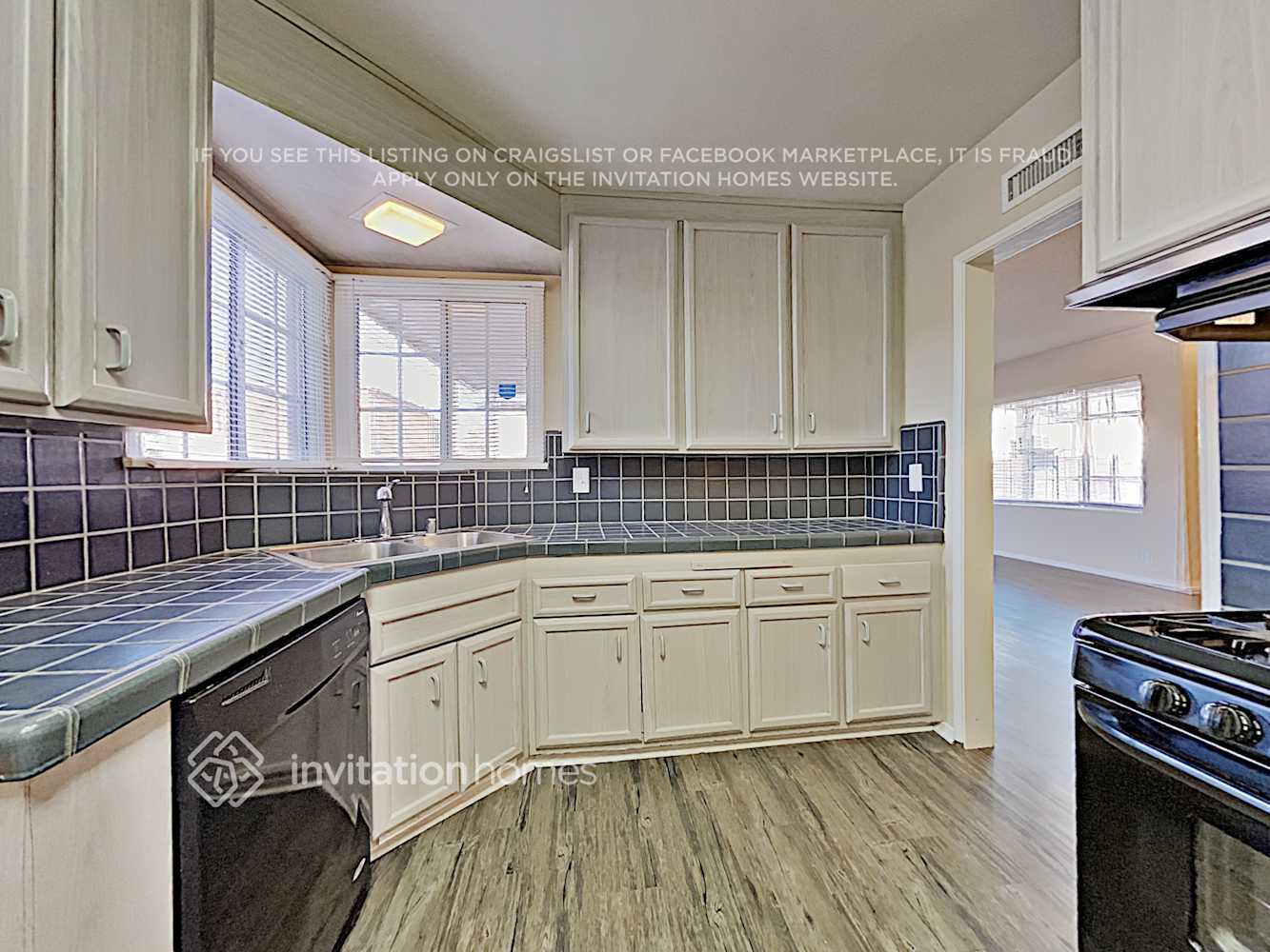 Building Photo - 2403 W 129th St