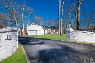 Building Photo - 119 Hicks Ln