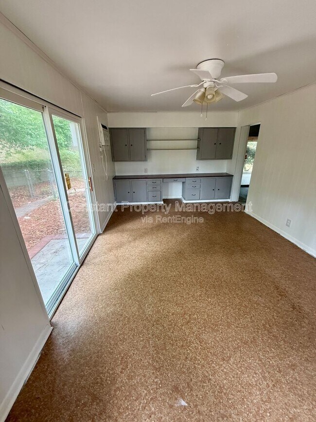 Building Photo - 4158 Log Cabin Dr