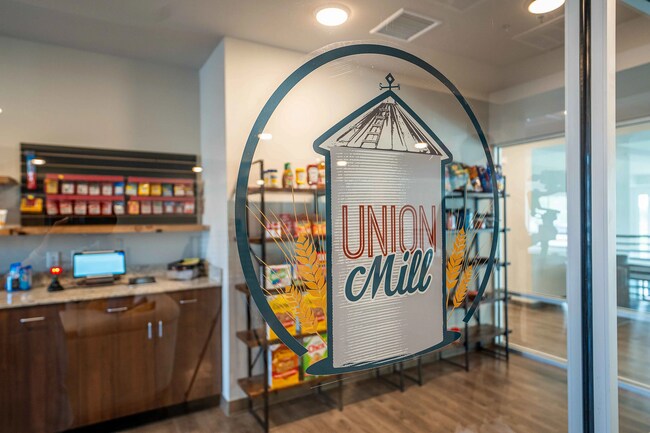 Building Photo - 2023 N Broadmoor Ave