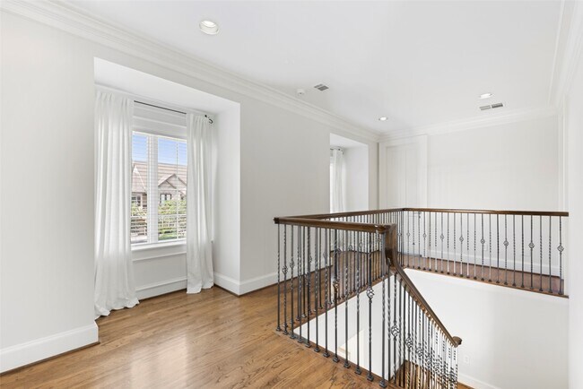 Building Photo - 3729 Underwood St