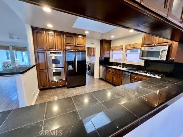 Building Photo - 342 Camino de las Colinas