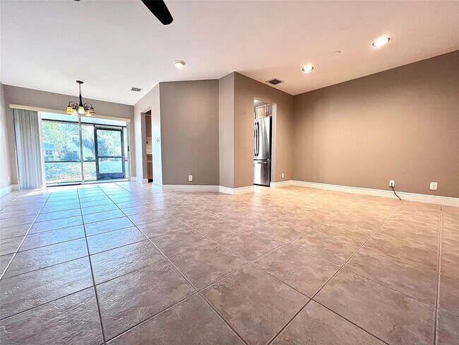 Building Photo - 2246 Discovery Cir W